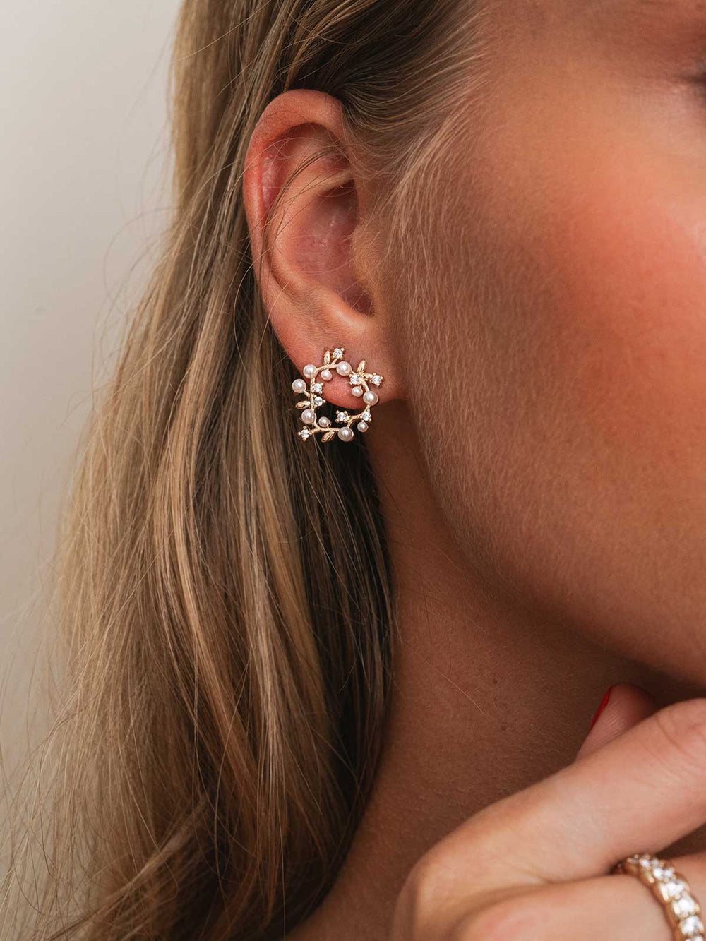 O&P Pearl Gold Wreath Studs