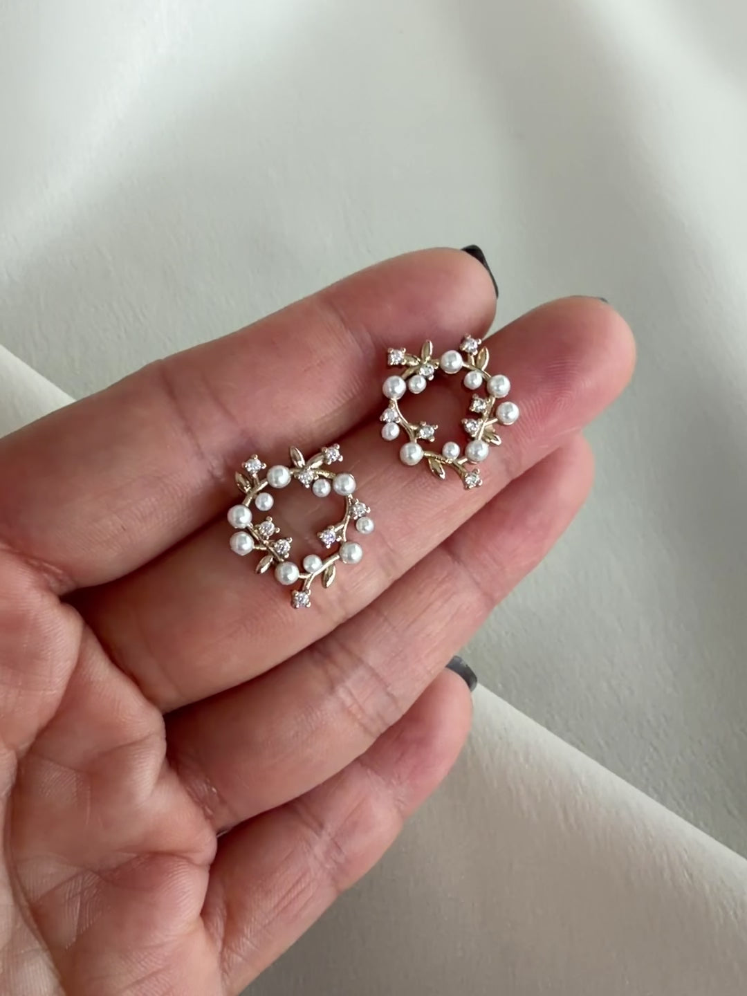 O&P Pearl Gold Wreath Studs