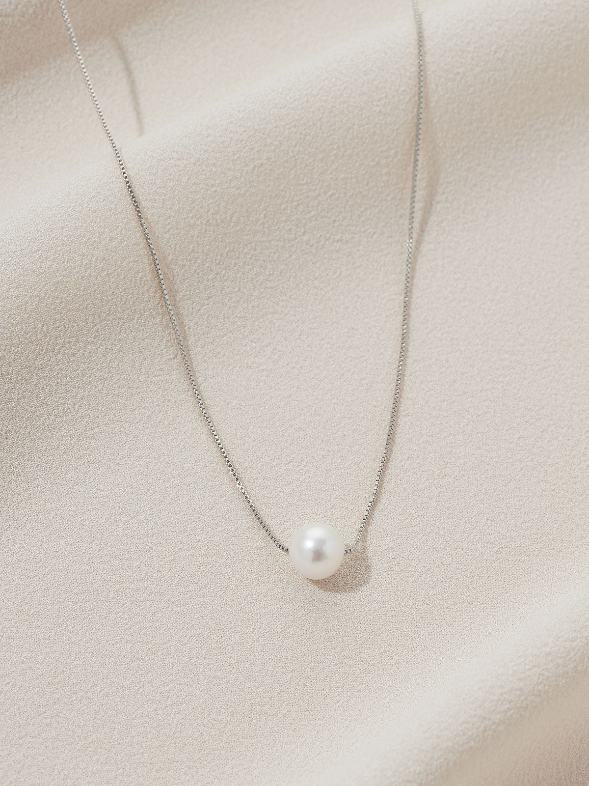 Tiffany HardWear freshwater pearl link pendant in sterling silver. |  Tiffany & Co.